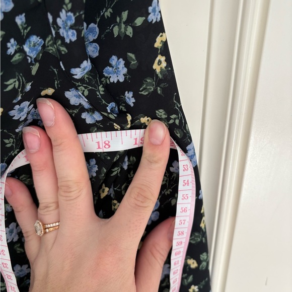 Abercrombie & Fitch Ruffle Tie Front Blouse Size Small - Picture 7 of 7